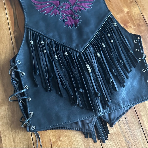 Vintage Fringe Leather Vest - Picture 8 of 13